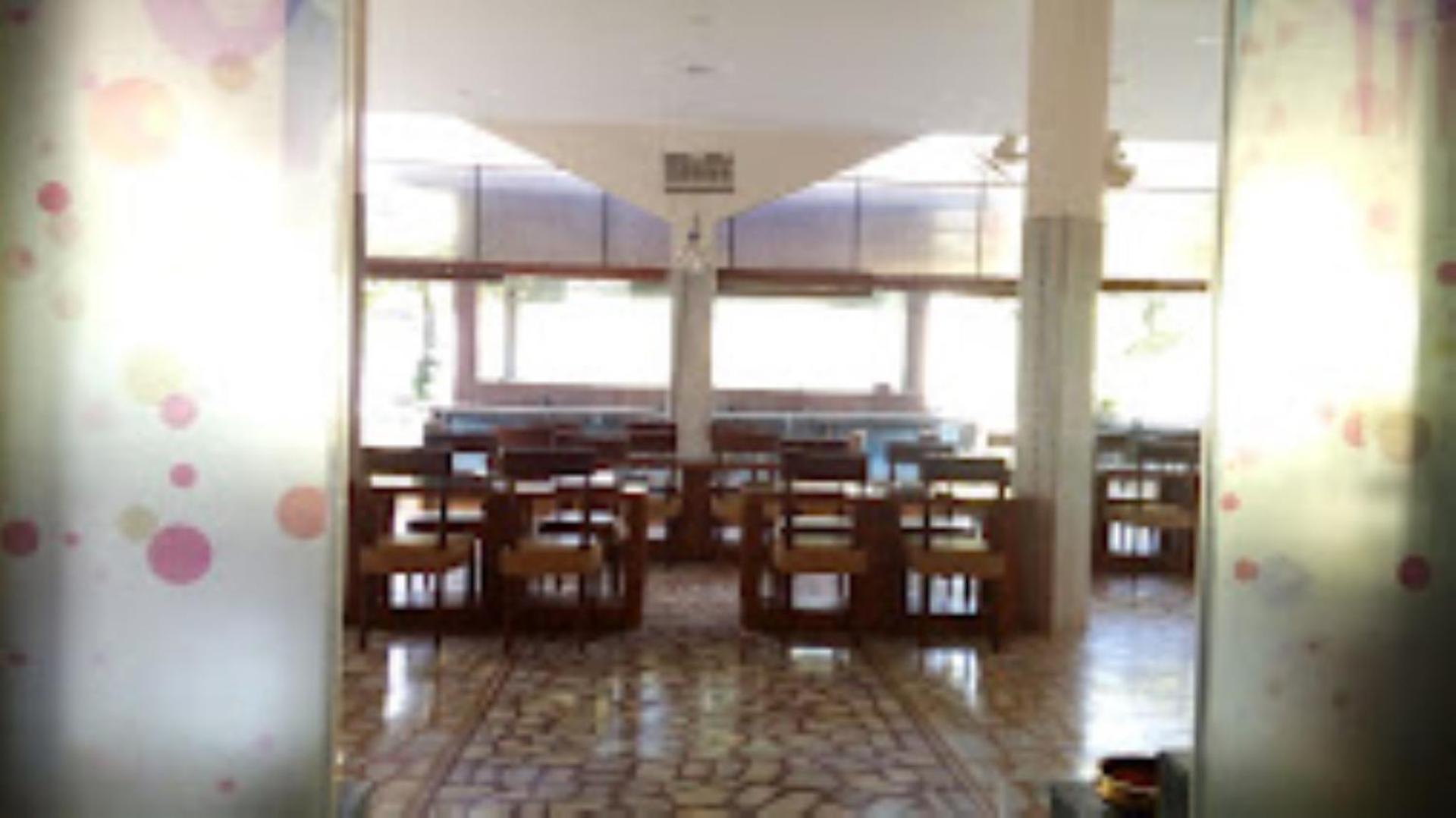 Hotel Saroj Sāgar Exteriör bild